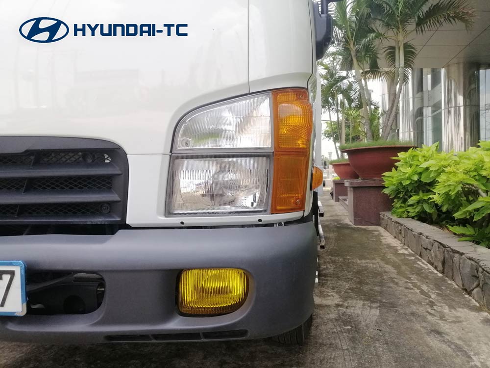 cum_den_phia_truoc_xe